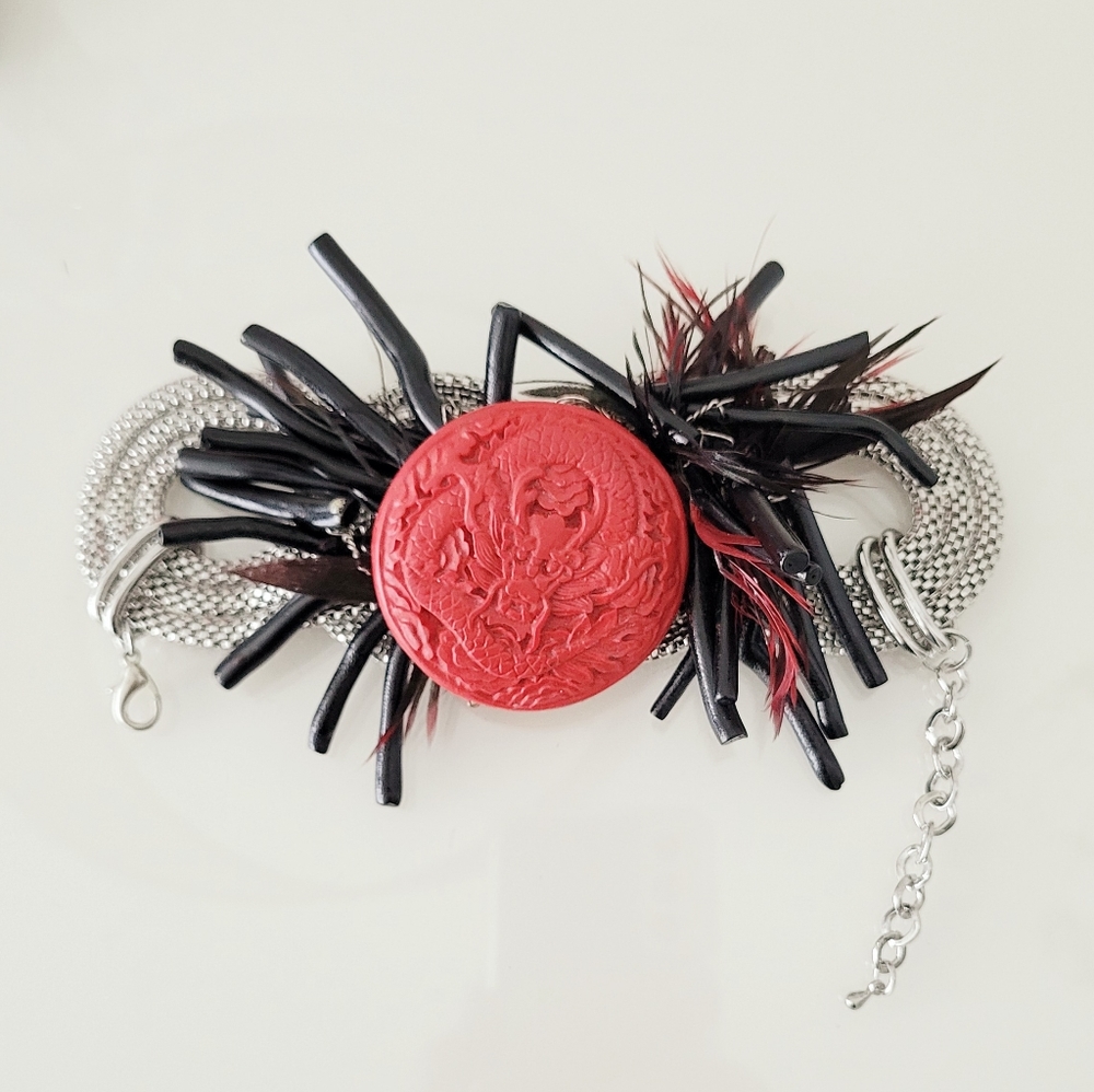 Silverstone Fun mesh bracelet  with red center stone